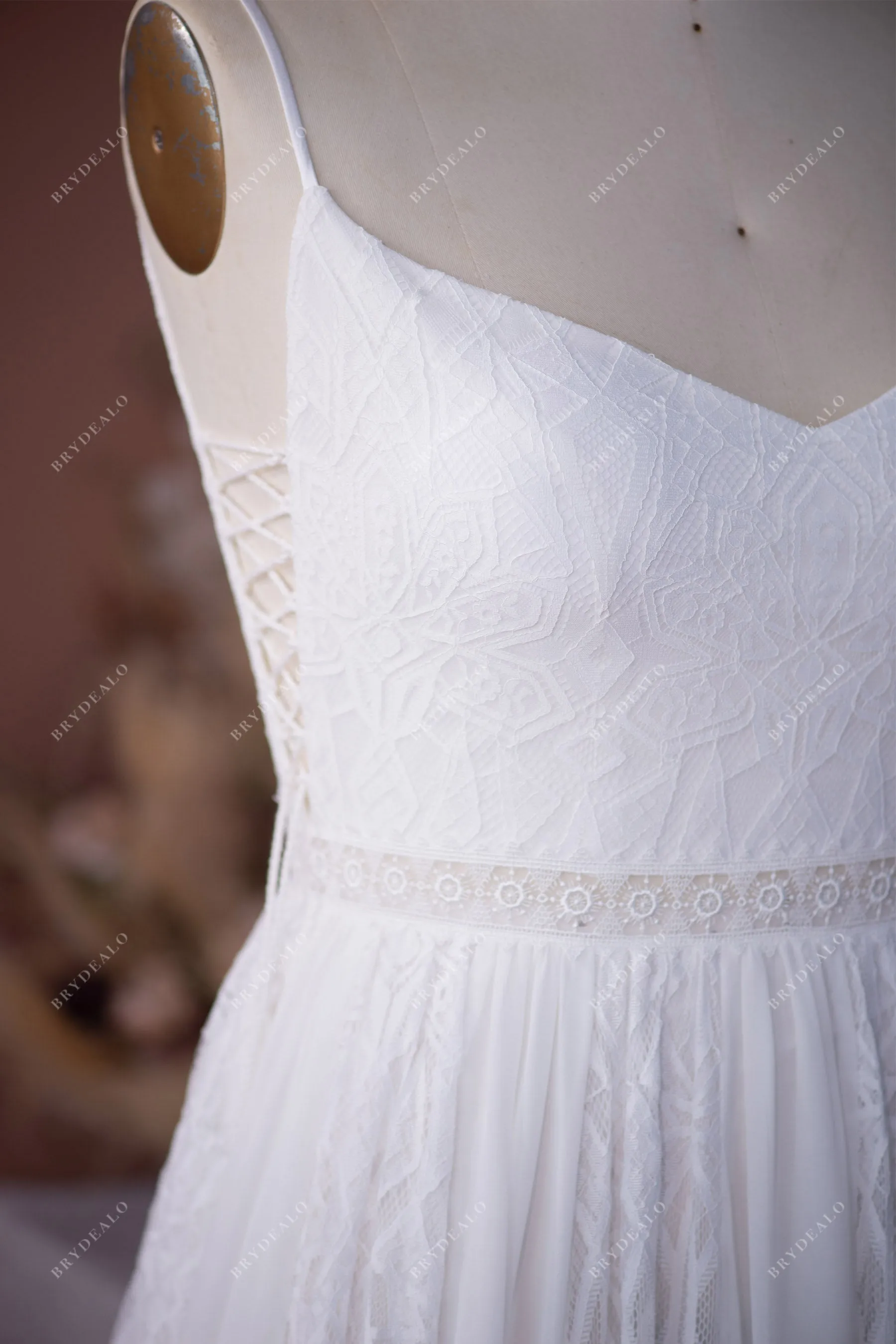 A-line Lace Chiffon Plus Size Sleeveless Summer Beach Wedding Dress