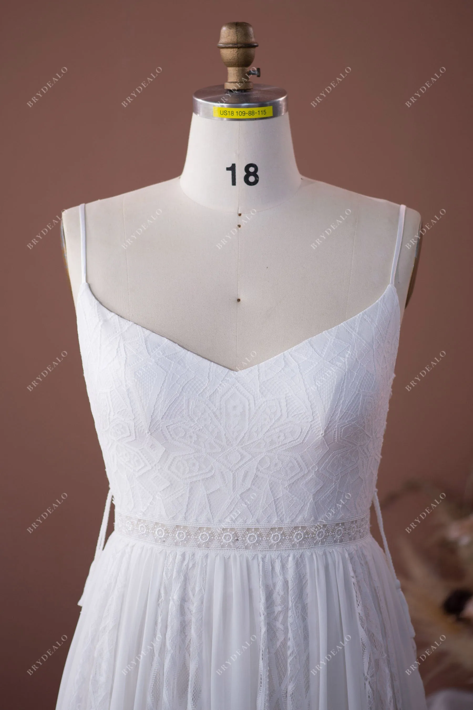 A-line Lace Chiffon Plus Size Sleeveless Summer Beach Wedding Dress