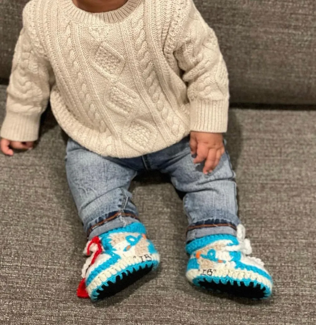Baby Crochet IB-1 OFF-W BLUE (Includes 2 pair of laces, soft felt non-slip bottom & Shoe Box)