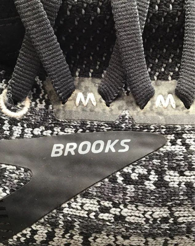 Brooks Women's Levitate 3 1203001B047 Black Athletic Shoes - Size 8.5