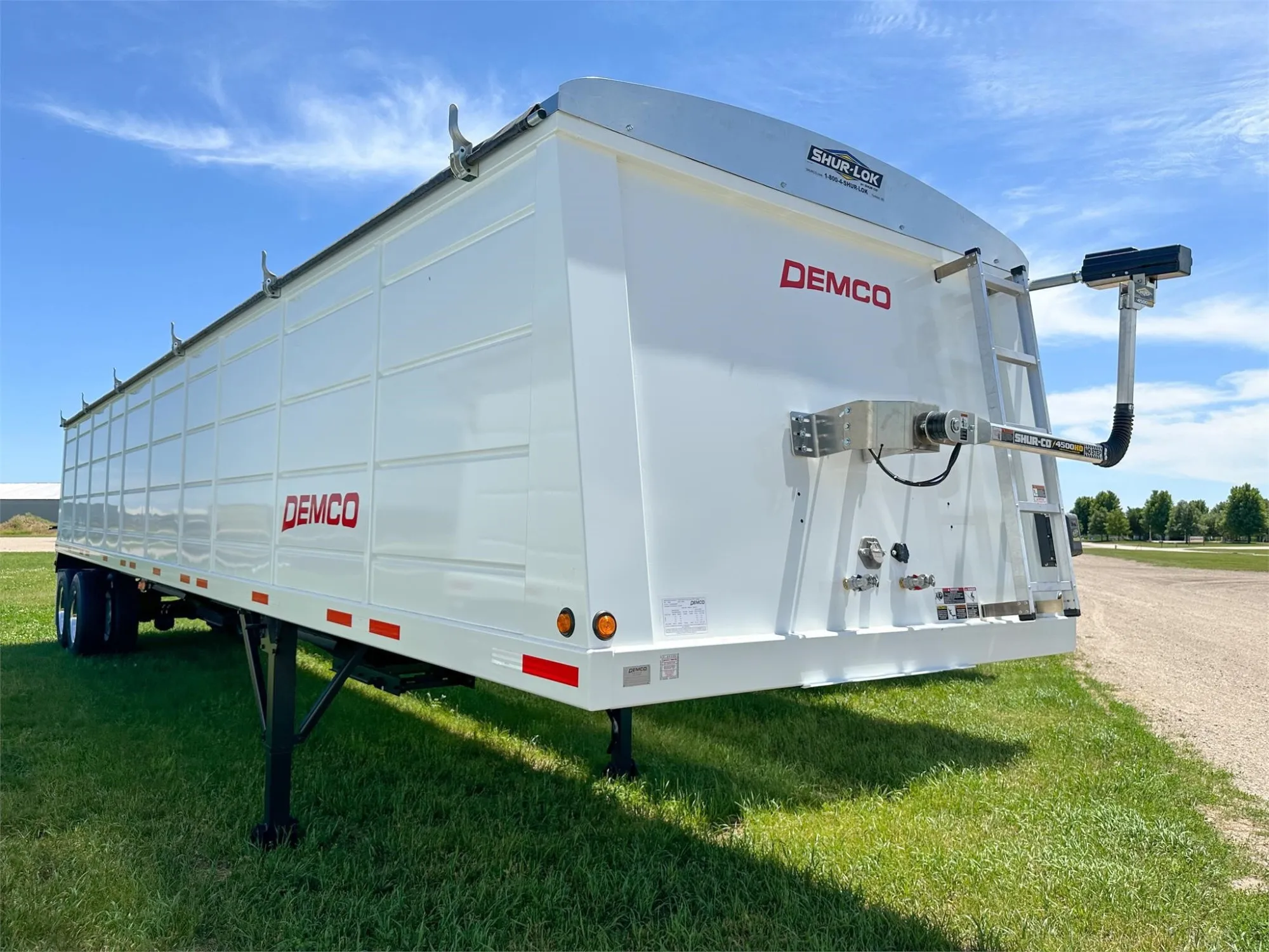 Demco Steel Hopper Bottom Trailers | Length 36' ft | Weight 10,400 Lbs | King Pin Setting 24" | For Tractors