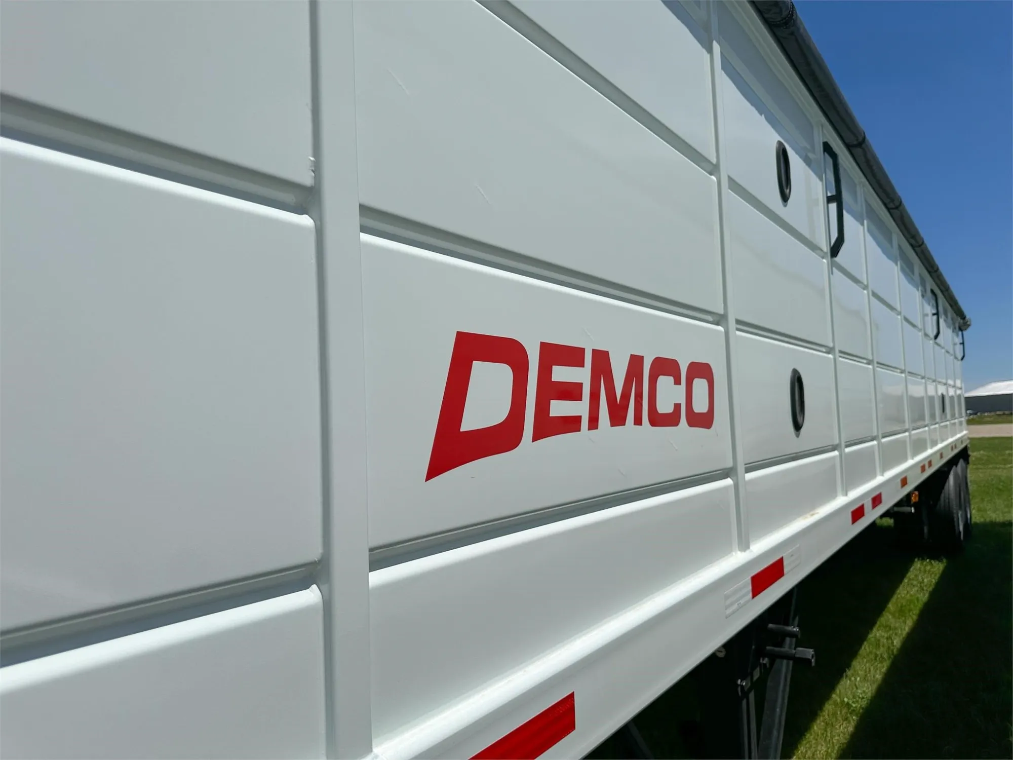 Demco Steel Hopper Bottom Trailers | Length 36' ft | Weight 10,400 Lbs | King Pin Setting 24" | For Tractors