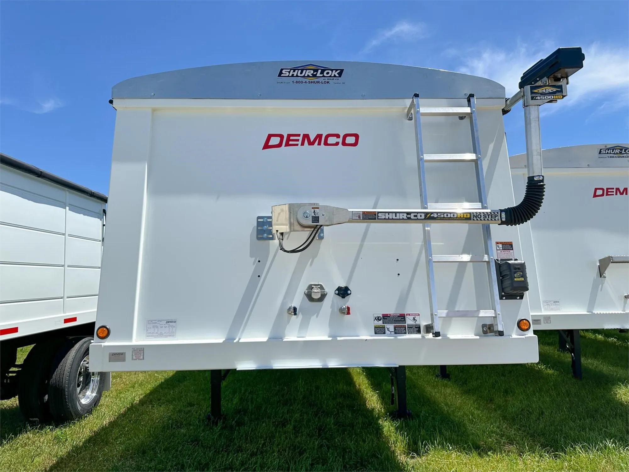 Demco Steel Hopper Bottom Trailers | Length 36' ft | Weight 10,400 Lbs | King Pin Setting 24" | For Tractors
