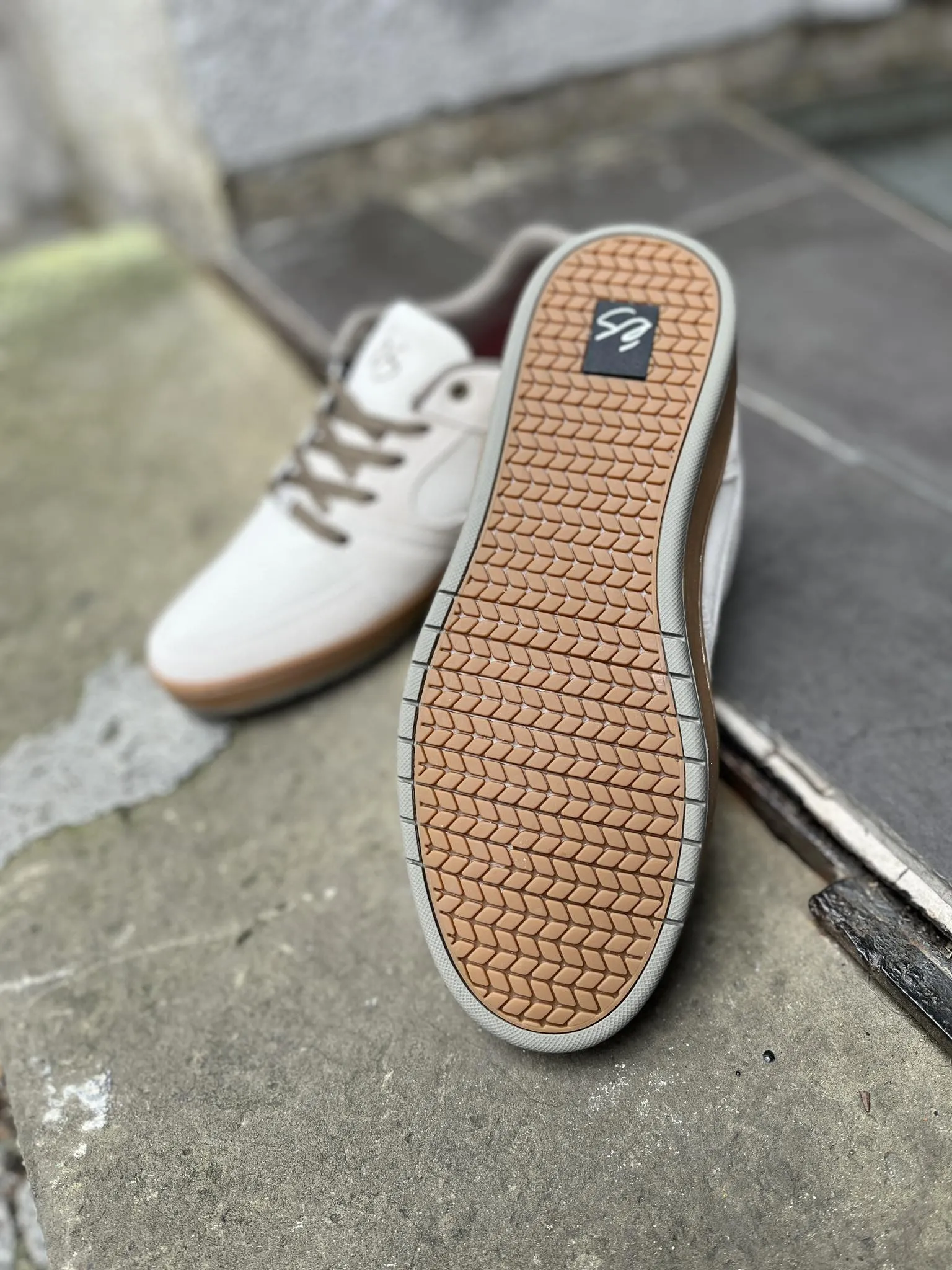 ES accel slim (white/gum)