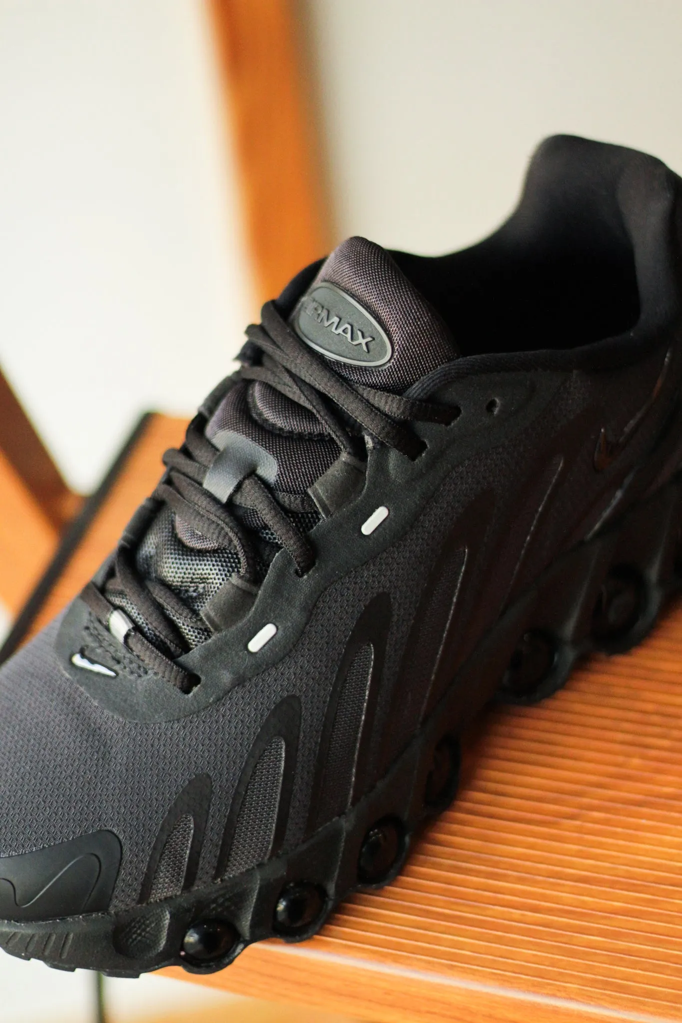 NIKE AIR MAX DN8 "BLACK/ANTHRACITE-BLACK-ANTHRACITE"