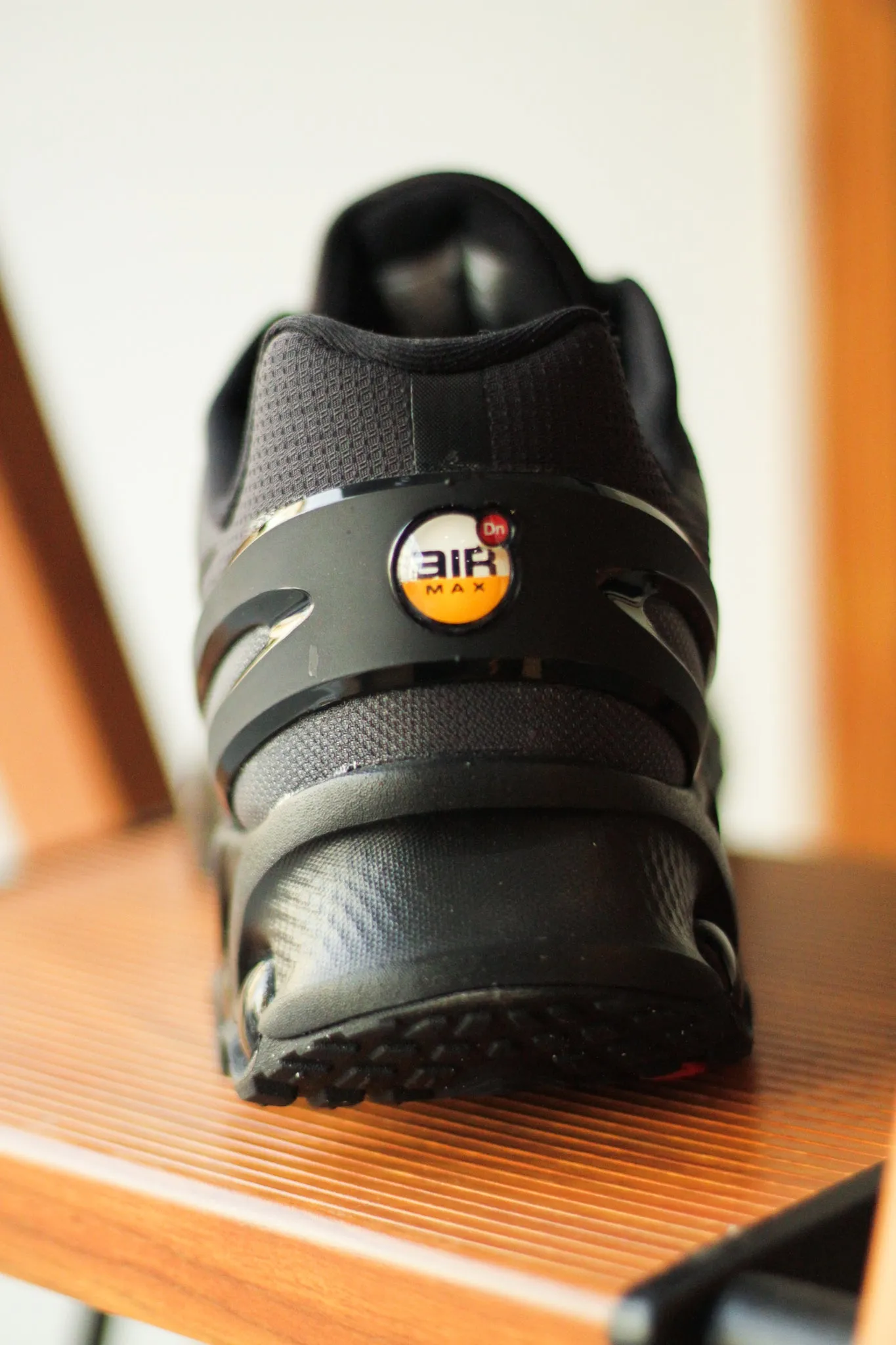 NIKE AIR MAX DN8 "BLACK/ANTHRACITE-BLACK-ANTHRACITE"