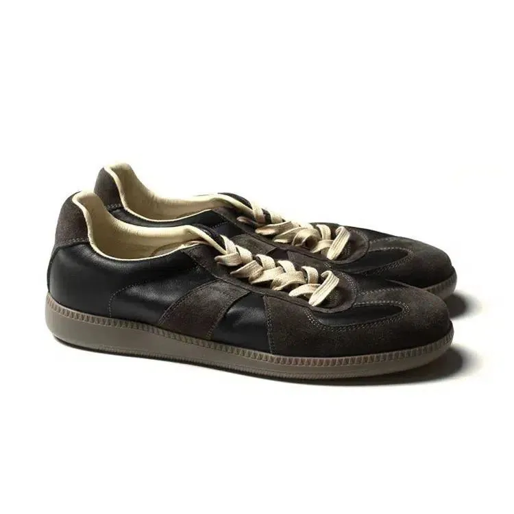 OH Essential GAT Sneakers