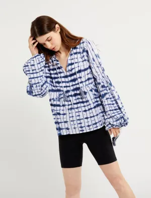 Tie-Dye Woven Maternity Shirt in White/Blue Tie Dye