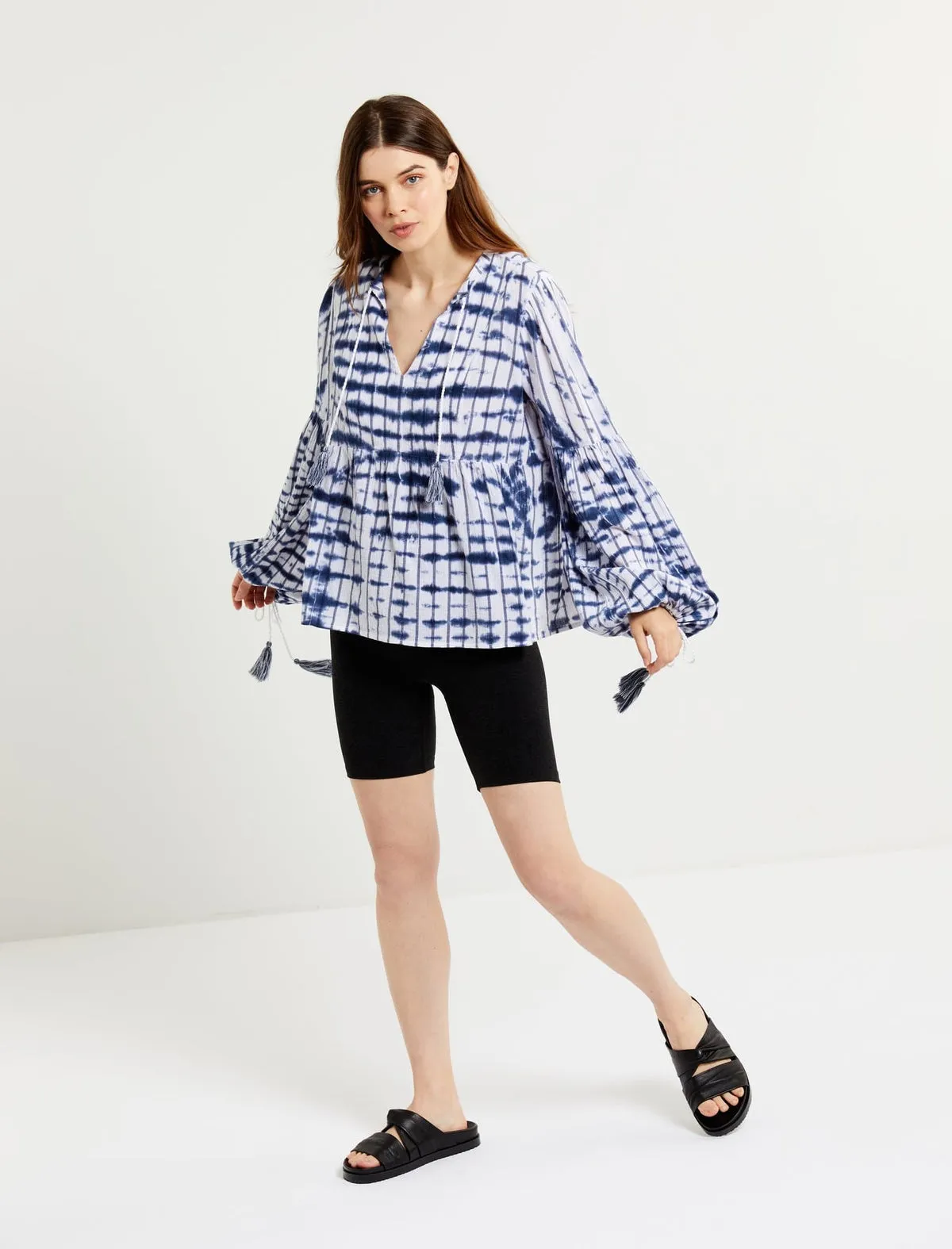 Tie-Dye Woven Maternity Shirt in White/Blue Tie Dye
