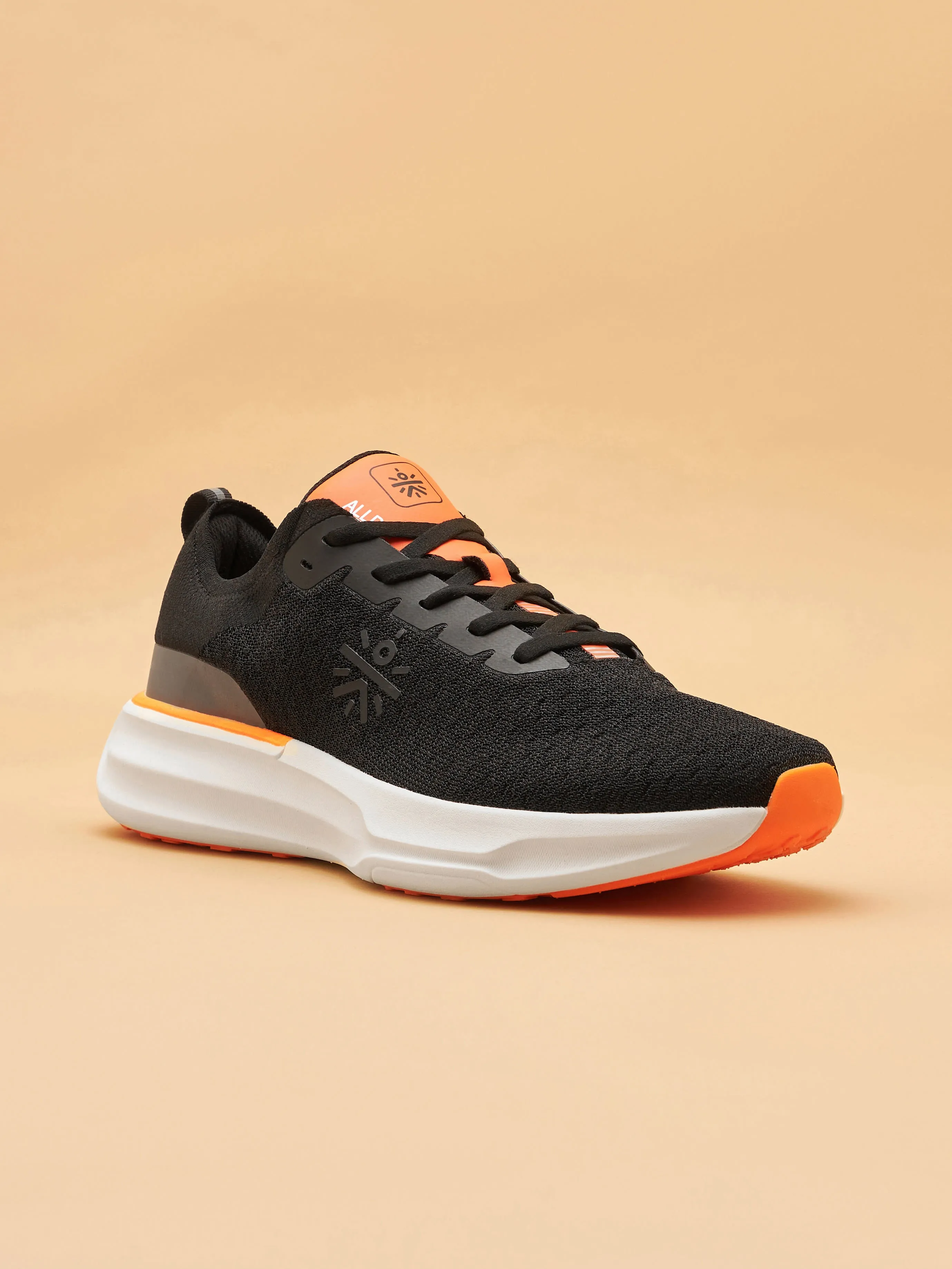 Versa Fly Men Running Shoes - Black/Orange