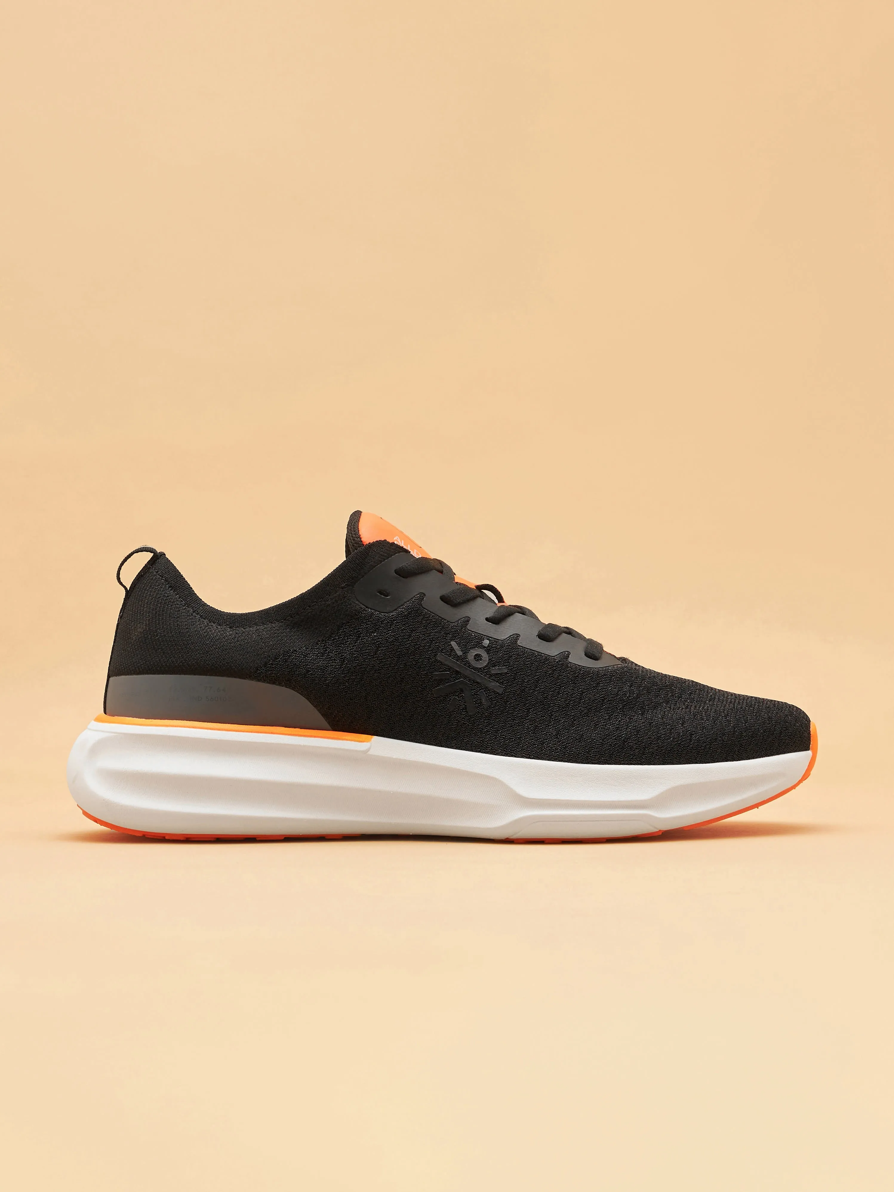 Versa Fly Men Running Shoes - Black/Orange