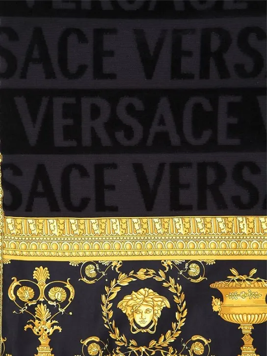 Versace   Barocco &amp; Robe printed beach towel 